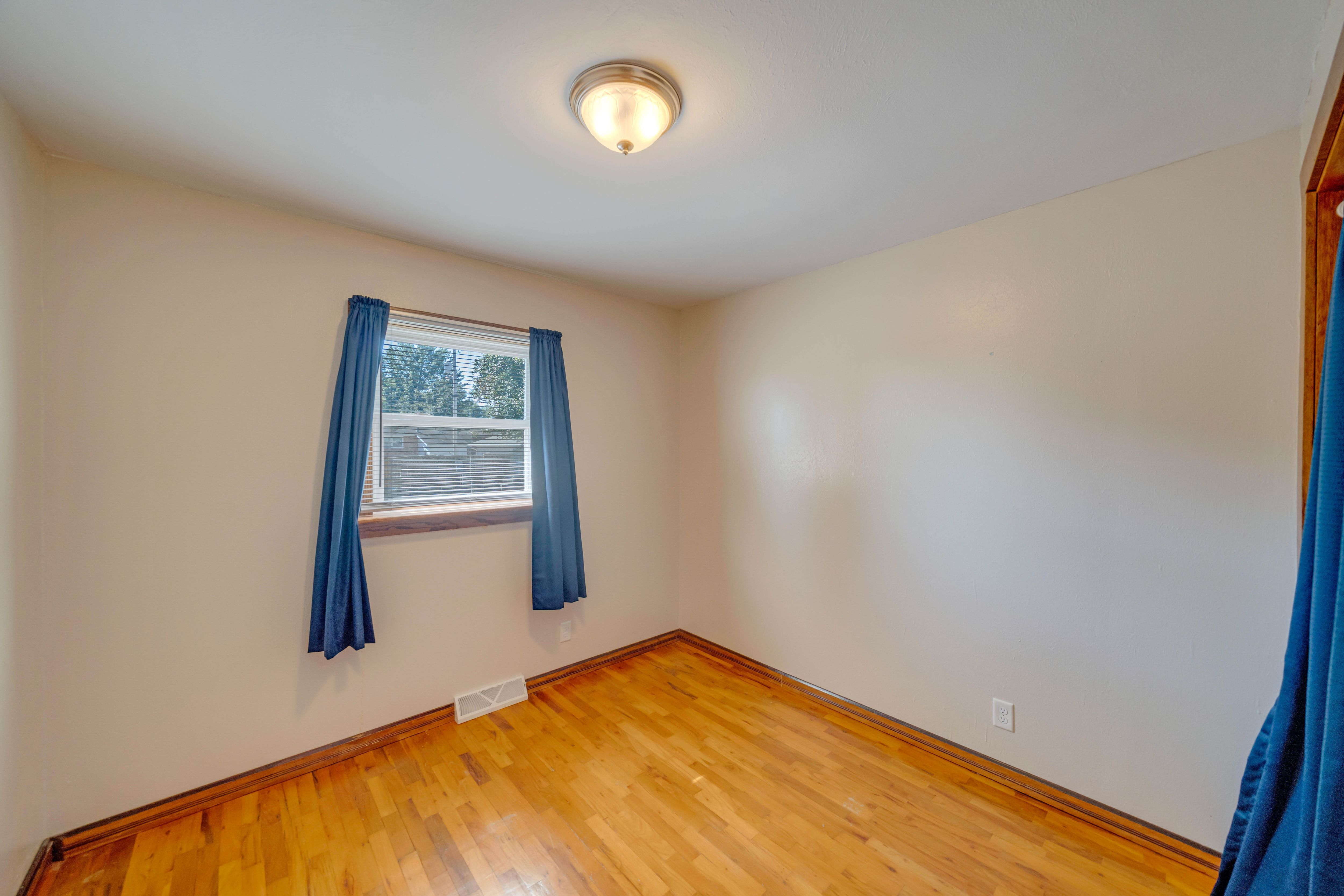 Listing Photo: 320 Burlington Ave, Martensdale, IA 50160 (22 of 34)